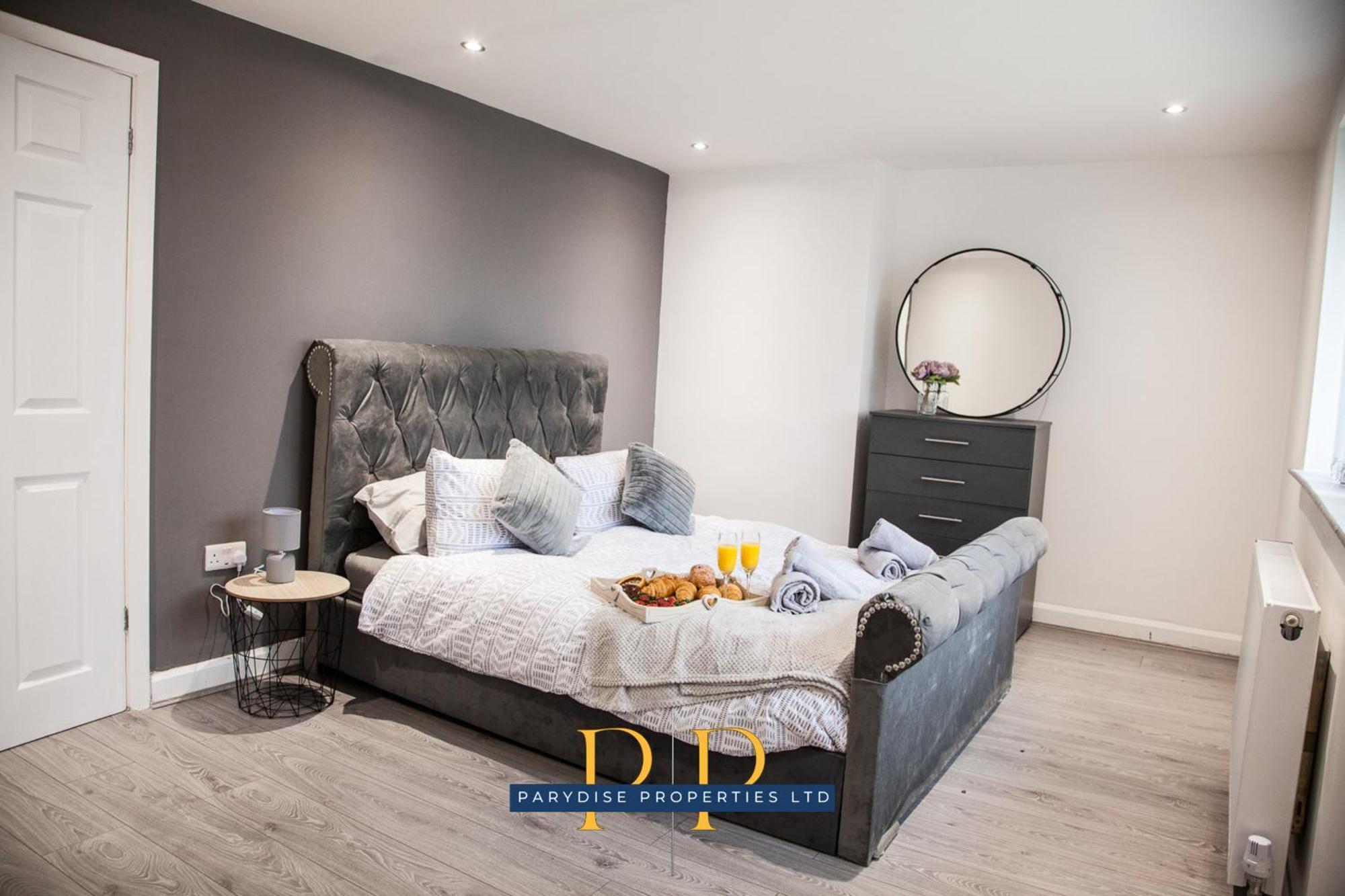 The Knutton House - Spacious Comfort By Parydise Properties - Leisure & Business Stays - Sleeps 7 Newcastle-under-Lyme Dış mekan fotoğraf